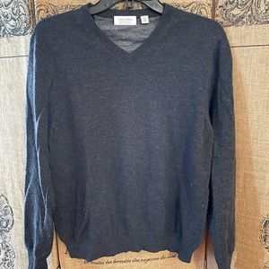 🎉 4 for $20 🎉 Calvin Klein v- neck wool sweater, charcoal grey men’s small